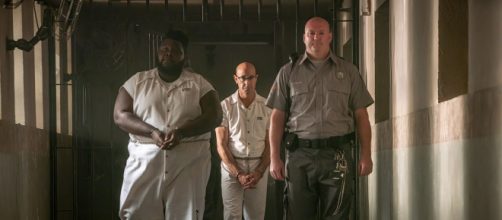 Cena de 'Inside Man' nova miniss&eacute;rie da Netflix (Reprodu&ccedil;&atilde;o/Netflix)