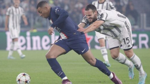 Mbapp&eacute; et le PSG deuxi&egrave;mes de leur poule de Ligue des champions. (cr&eacute;dit Twitter)