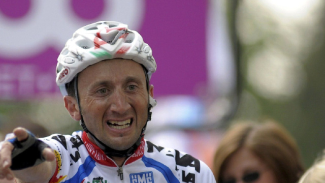 &Egrave; morto il campione di ciclismo David Rebellin: travolto da un camion