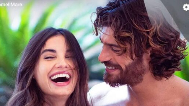 10 curiosit&agrave; su Viola Come Il Mare: fan svengono davanti alla prova costume del divo turco.