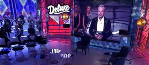 Mediaset se pronuncia en Twitter ante los rumores de interrupci&oacute;n del ʻDeluxeʼ (Capture de Telecinco)
