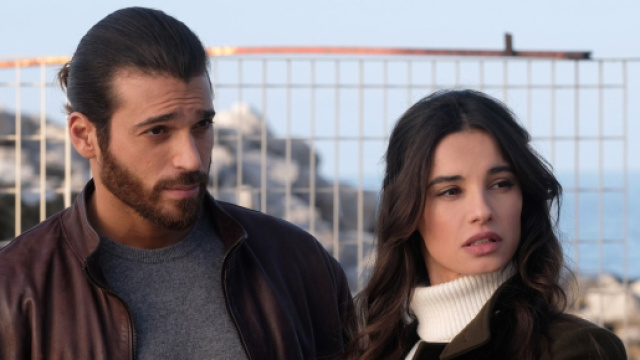 Viola come il mare: fan in rivolta per il finale di stagione.