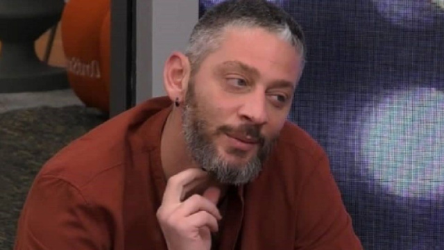 5 curiosit&agrave; su Edoardo Tavassi: &egrave; un produttore video di interventi di chirurgia.