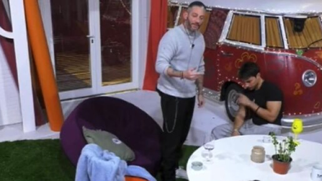 GF Vip, Edoardo smaschera i vipponi
