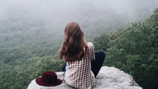 L'oroscopo del 13 dicembre per i single, consigli delle stelle: Acquario tenace