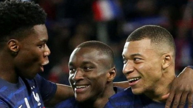 Equipe de France : Tchouam&eacute;ni contredit Griezmann et d&eacute;fend Mbapp&eacute; (capture YouTube)