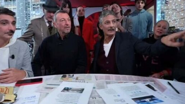 Cambio programmazione Rai dicembre: Fiorello si ferma, Ballando con le stelle chiude prima.