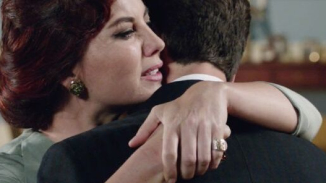 Il Paradiso, trame al 30/12:Marcello soffia un'affare ad Umberto e festeggia con Adelaide