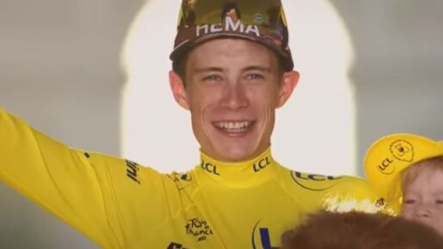 La Jumbo-Visma di Jonas Vingegaard &egrave; una delle squadre che usa i chetoni.