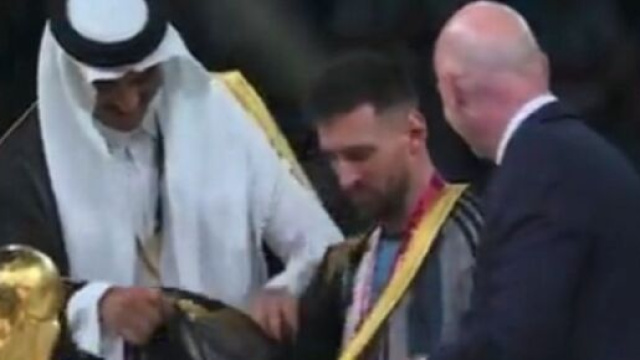 Les propos d'Estelle Denis et St&eacute;phane Guy sur Messi et sa tenue font parler (capture BFM TV)