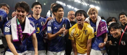 Japoneses surpreederam no grupo das favoristas Espanha e Alemanha (Reprodu&ccedil;&atilde;o/Twitter/@fifaworldcup)