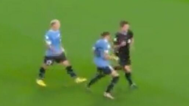 Coupe du monde : Le comportement de Valverde envers l'arbitre fait le buzz (capture YouTube)