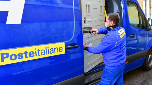 Poste Italiane, assunzioni per corrieri SDA.