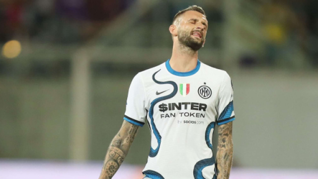 In foto Brozovic, centrocampista dell'Inter.