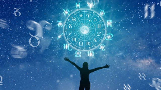 L'oroscopo del 24 dicembre: Gemelli nervosi, Cancro stanco.