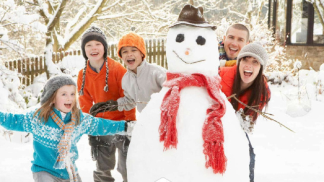 L'oroscopo del giorno 27 dicembre: Luna in Pesci, Acquario vola in amore (2&ordf; met&agrave;).