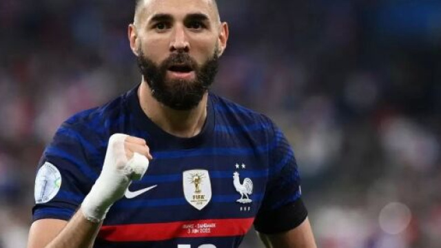 Benzema forfait pour la Coupe du monde, pas de quoi d&eacute;plaire &agrave; Griezmann et Deschamps selon Romain Molina. (cr&eacute;dit Twitter)