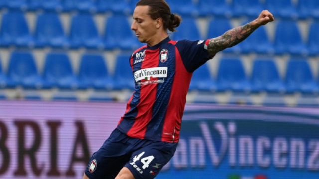 Crotone, Petriccione decide la gara contro il Messina.