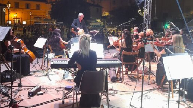 Il direttore Stefano Sovrani diriger&agrave; ad Anguillara il concerto Christmas Song.