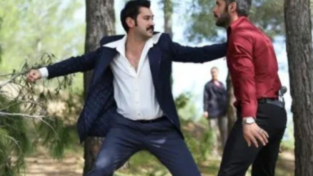 Terra amara, Fekeli in soccorso di Yilmaz dopo lo scontro con Ercument.