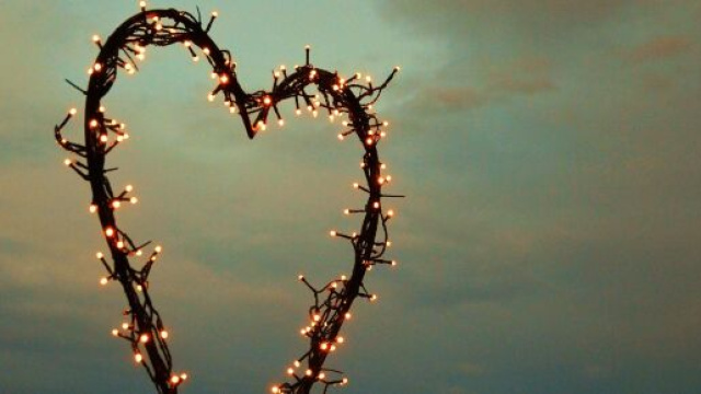 Oroscopo del 28 dicembre per i single: i nati in Ariete devono essere pi&ugrave; audaci.