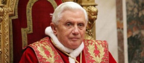 El estado de Benedicto XVI preocupa al papa Francisco que pide que se rece por &eacute;l (Wikimedia Commons)