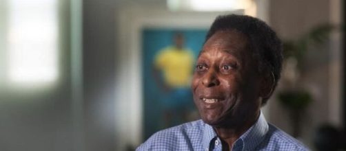 Famosos e pol&iacute;ticos desejam melhoras para Pel&eacute; (Reprodu&ccedil;&atilde;o/TV Globo)