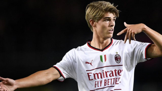 Inter su Smalling, il Milan offre De Ketelaere alla Fiorentina.
