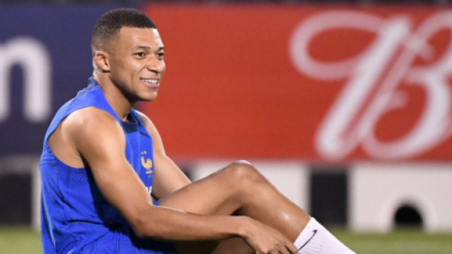 Mbapp&eacute; d&eacute;j&agrave; dans les t&ecirc;tes des Anglais selon Manu Petit. (cr&eacute;dit Twitter)