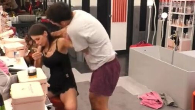 GF Vip, Antonella allontana bruscamente Edoardo