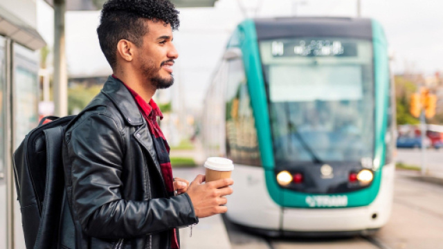 Bonus trasporti 2023: &egrave; possibile richiederlo per l'acquisto dell'abbonamento di gennaio.