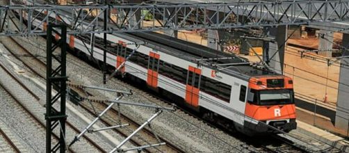 Tren de cercan&iacute;as Renfe (Wikimedia commons)