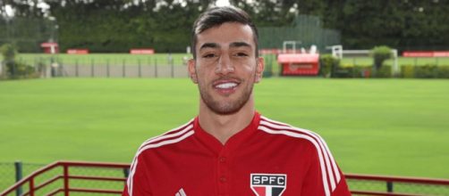 Pedrinho &eacute; o primeiro refor&ccedil;o do S&atilde;o Paulo (Rubens Chiri/saopaulofc.net)