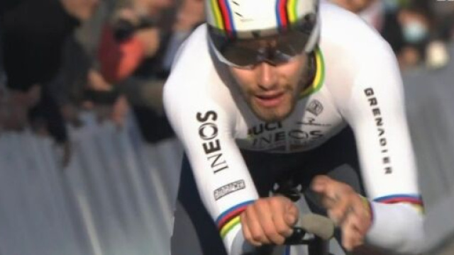 Filippo Ganna impegnato nel prologo del Tour de Provence.