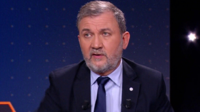 Geoffreay Gar&eacute;tier d&eacute;zingue Kurt Zouma Source : Anne-Sophie (@as_fresse) / Twitter - twitter.com