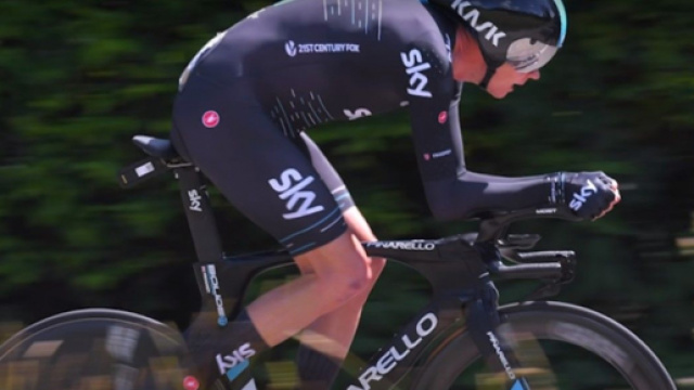 Ciclismo, Chris Froome sulla bici da crono.
