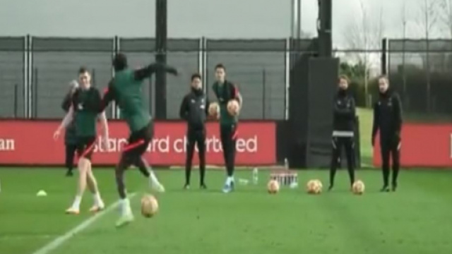 Le magnifique but de Sadio Man&eacute; &agrave; l'entra&icirc;nement. Source : Capture Twitter