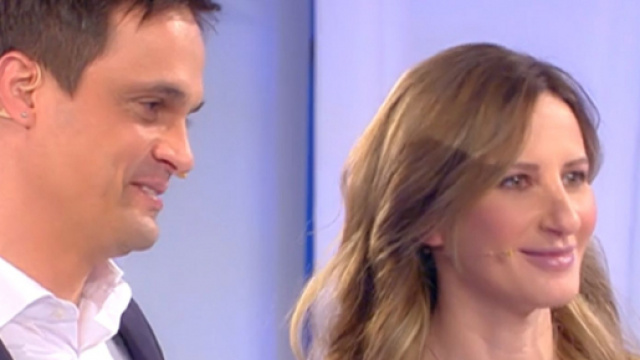 C'&egrave; posta per te, Chiara perdona Simone dopo i tradimenti.