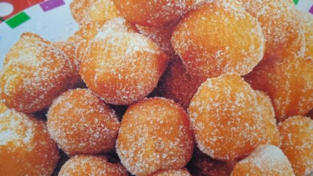 Le frittelle di riso, tipiche del Carnevale (foto di repertorio).