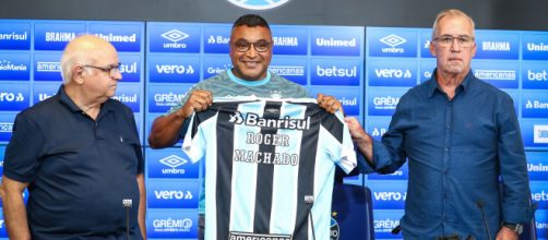 Roger Machado &eacute; apresentado oficialmente como o novo treinador do Gr&ecirc;mio (Lucas Uebel/Gr&ecirc;mio FBPA)