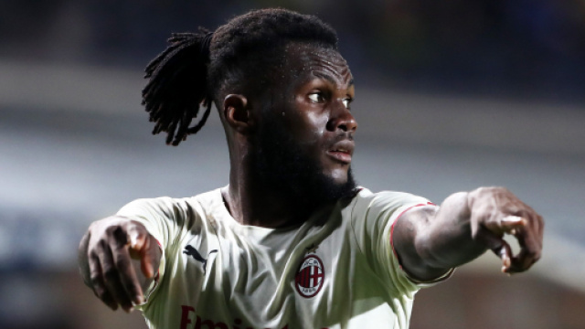 Kessi&eacute; centrocampista del Milan.
