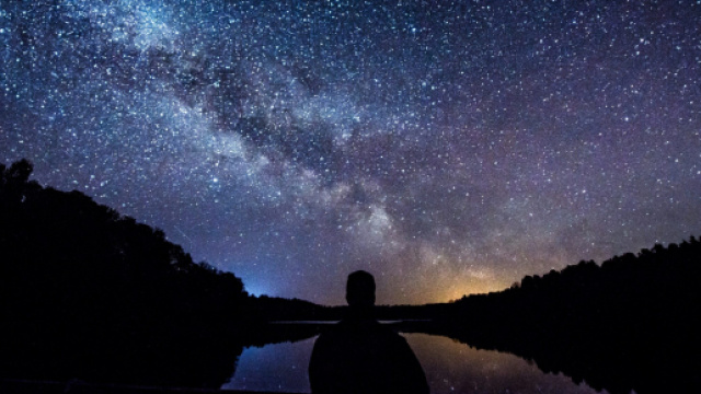 Previsioni zodiacali del 18 febbraio: Toro premuroso, Bilancia innamorata.