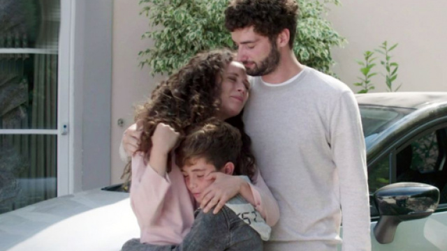 Un posto al sole, Susanna (Agnese Lorenzini), Niko (Luca Turco) e Jimmy (Gennaro De Simone),