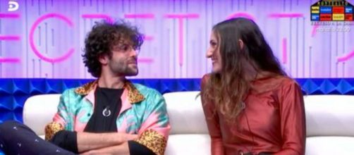 Carmen confes&oacute; su amor a Rafa en el dormitorio (Captura de pantalla de Telecinco)