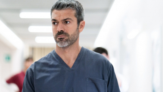 Doc 2, lutto per Luca Argentero: salta l'ospitata a Sanremo 2022 per la morte del suocero.