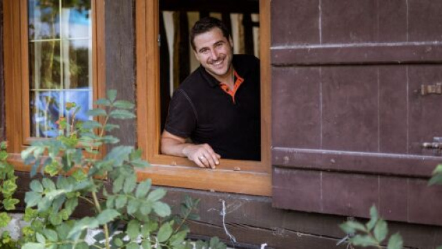 Mission Travaux, tout est nouveau : l'&eacute;mission, le pr&eacute;sentateur, les critiques - Source : M6