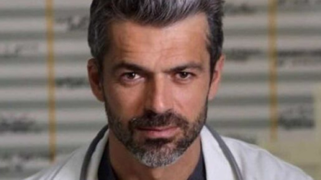 Sanremo 2022, salta l'ospitata di Luca Argento: l'attore in lutto per la morte del suocero.