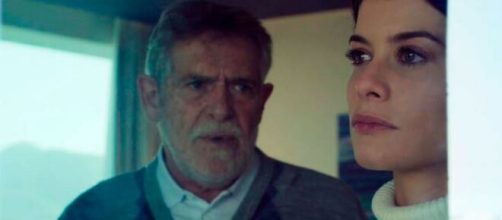 Santiago e B&aacute;rbara em 'Um Lugar ao Sol'. (Reprodu&ccedil;&atilde;o/TV Globo)