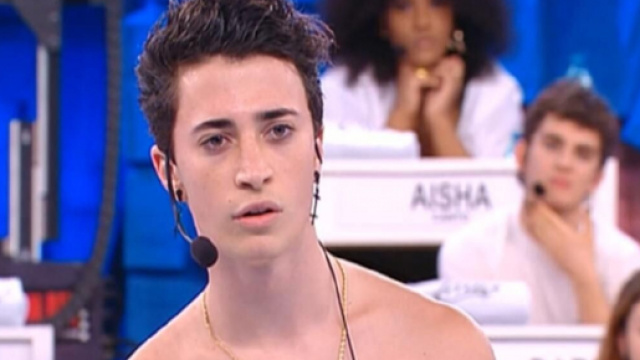 Amici, spoiler speciale domenica 20 febbraio; Christian infortunato, Todaro assente in studio.