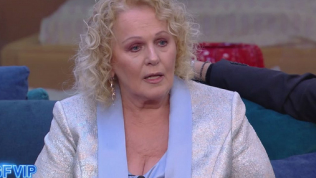 GFVip, Katia furiosa con Manila: 'Tu mi devi rispettare, sono una donna pi&ugrave; grande di te'.